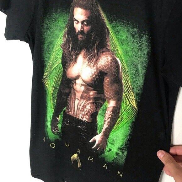 3/$20 Justice League NWT Junior Medium Aquaman Black 100% Cotton Graphic T-Shirt - Picture 4 of 7